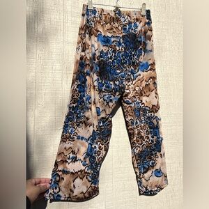 Vintage brown and blue floral capri legging pants